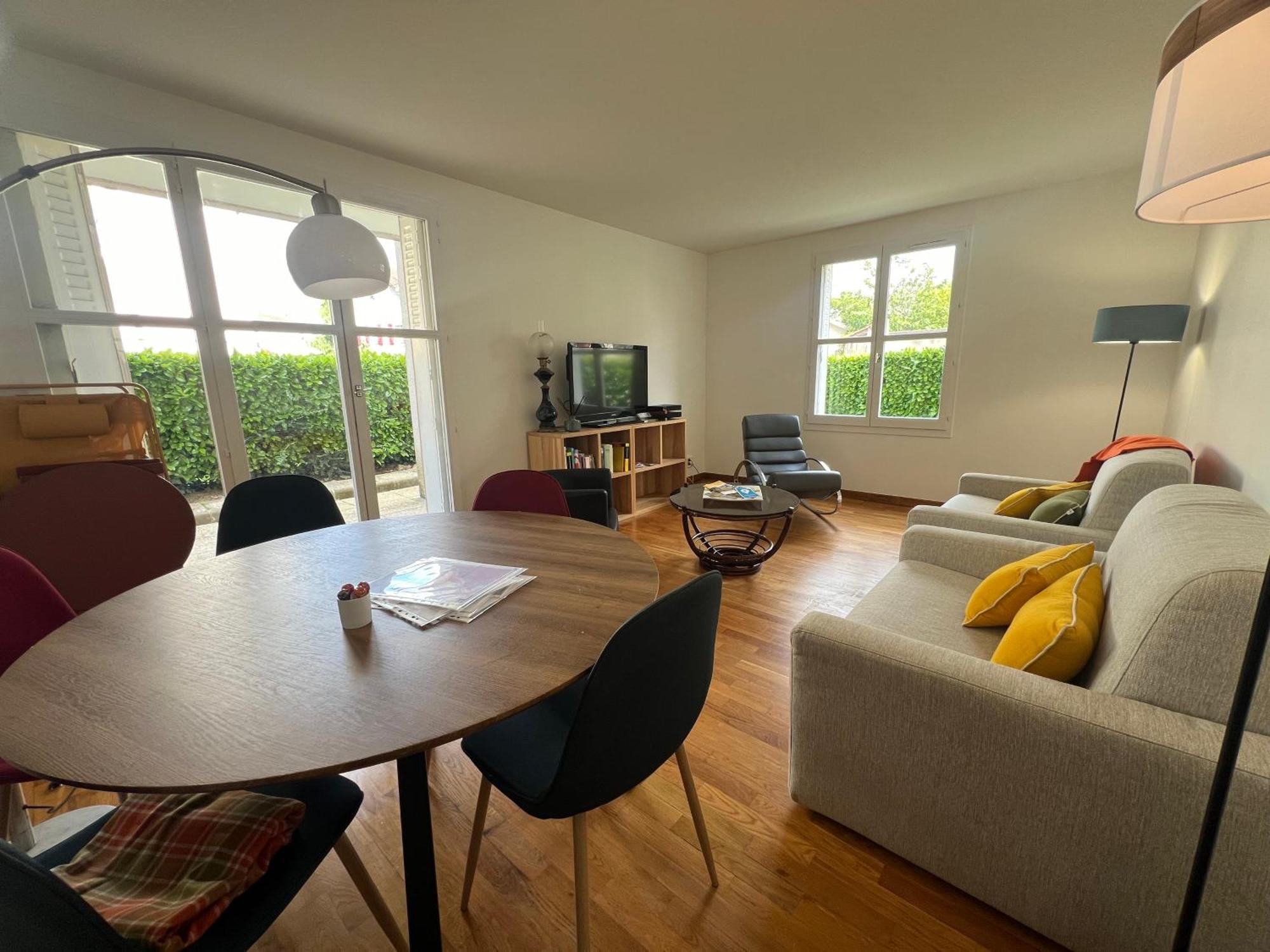 Appartement Standing Avec Jardin, 4 Personnes, Strategiquement Situe Mantes-la-Jolie Esterno foto